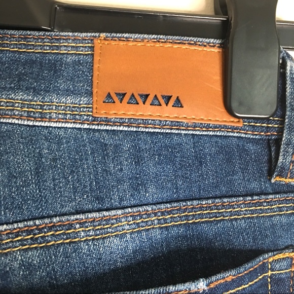 Dollhouse Roll-Up Skinny Capri - Picture 9 of 9